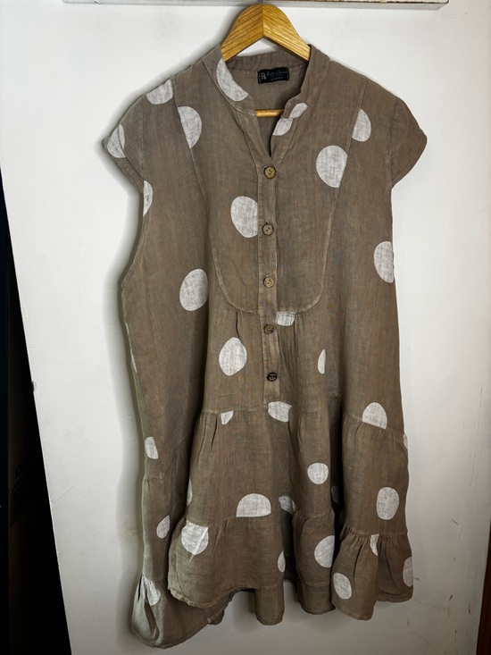 Bella Amore Dresses & Skirts - Bella Amore Relaxed Polka Dot Linen Dress - Taupe with White Dots